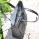 Женская кожаная сумка с карманами Crocodile черная