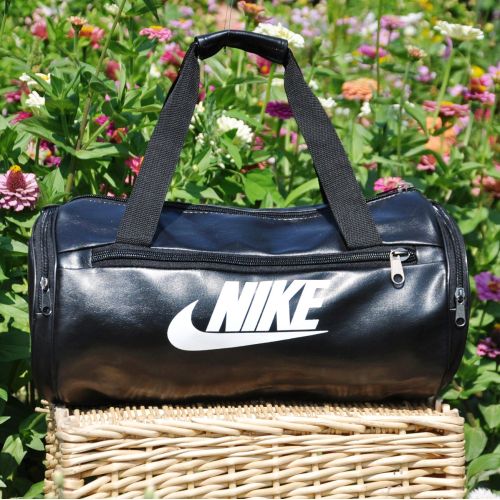 Спортивная сумка Nike Tuba черная с белым