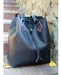 Женская кожаная сумка-мешок 883276 черная с розовым